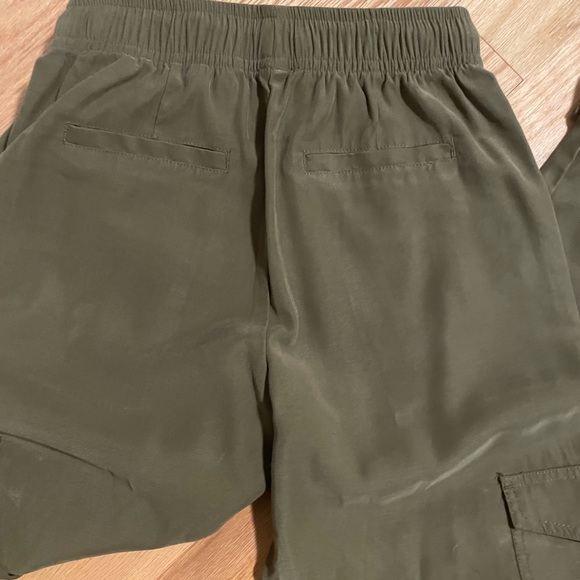 Flowy cargo pants (straight leg) - Picture 4 of 4